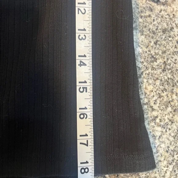 #298 Old Navy Women's Black Long Sleeve Top. Size SM. Excellent Condition - Picture 5 of 6